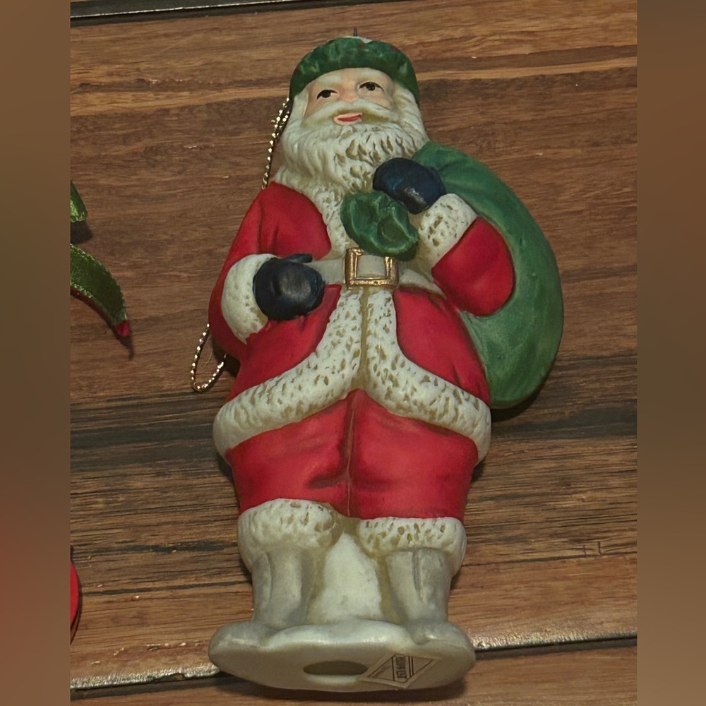 Vintage Santa ornament. Midwest Taiwan.